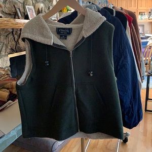 Coaco green fuzzy vest